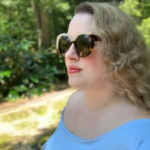 Meet your Posher, Julia